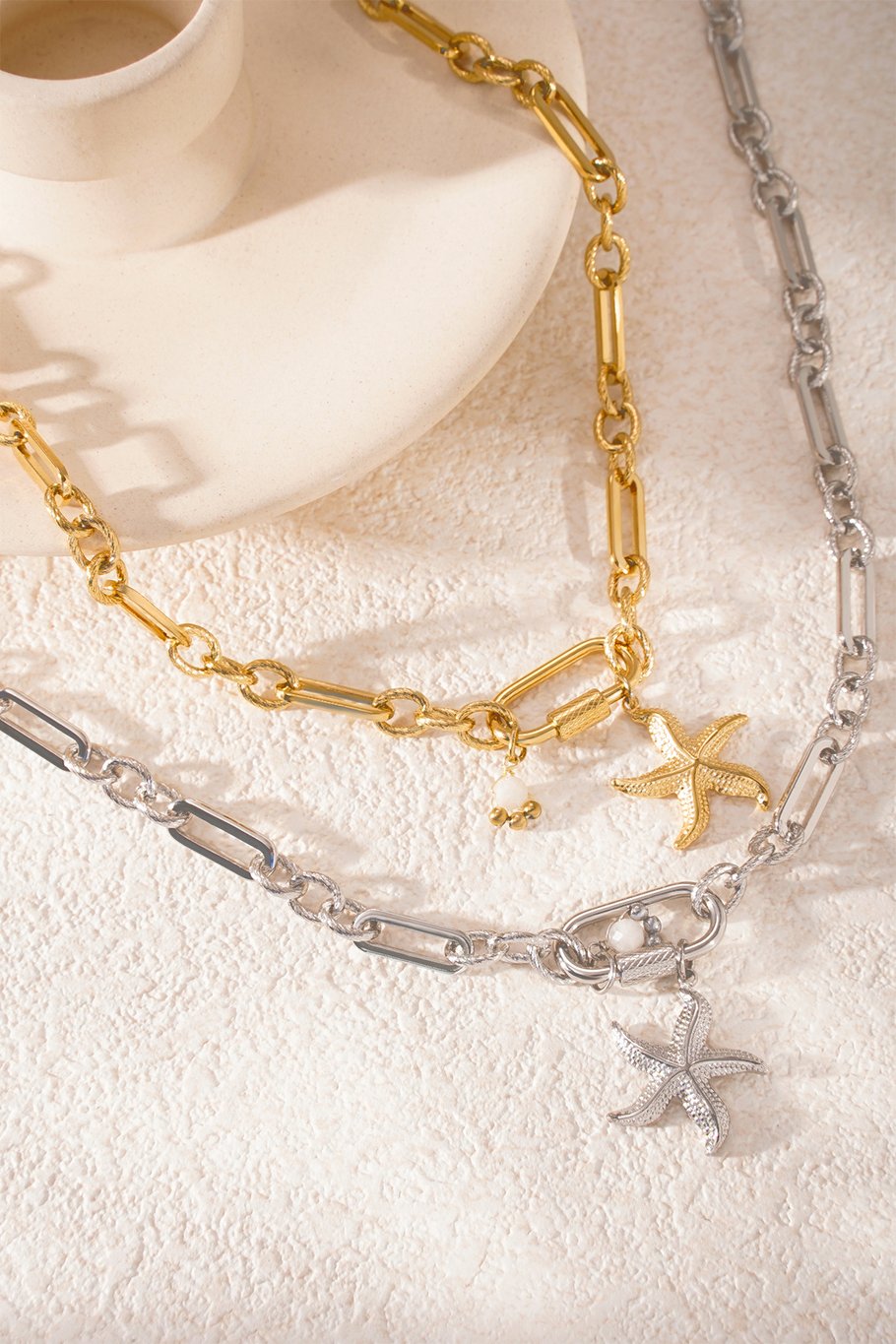 Ketting met zeester bedel, geïnspireerd op een zomers diner aan zee – elegant en speels tegelijk